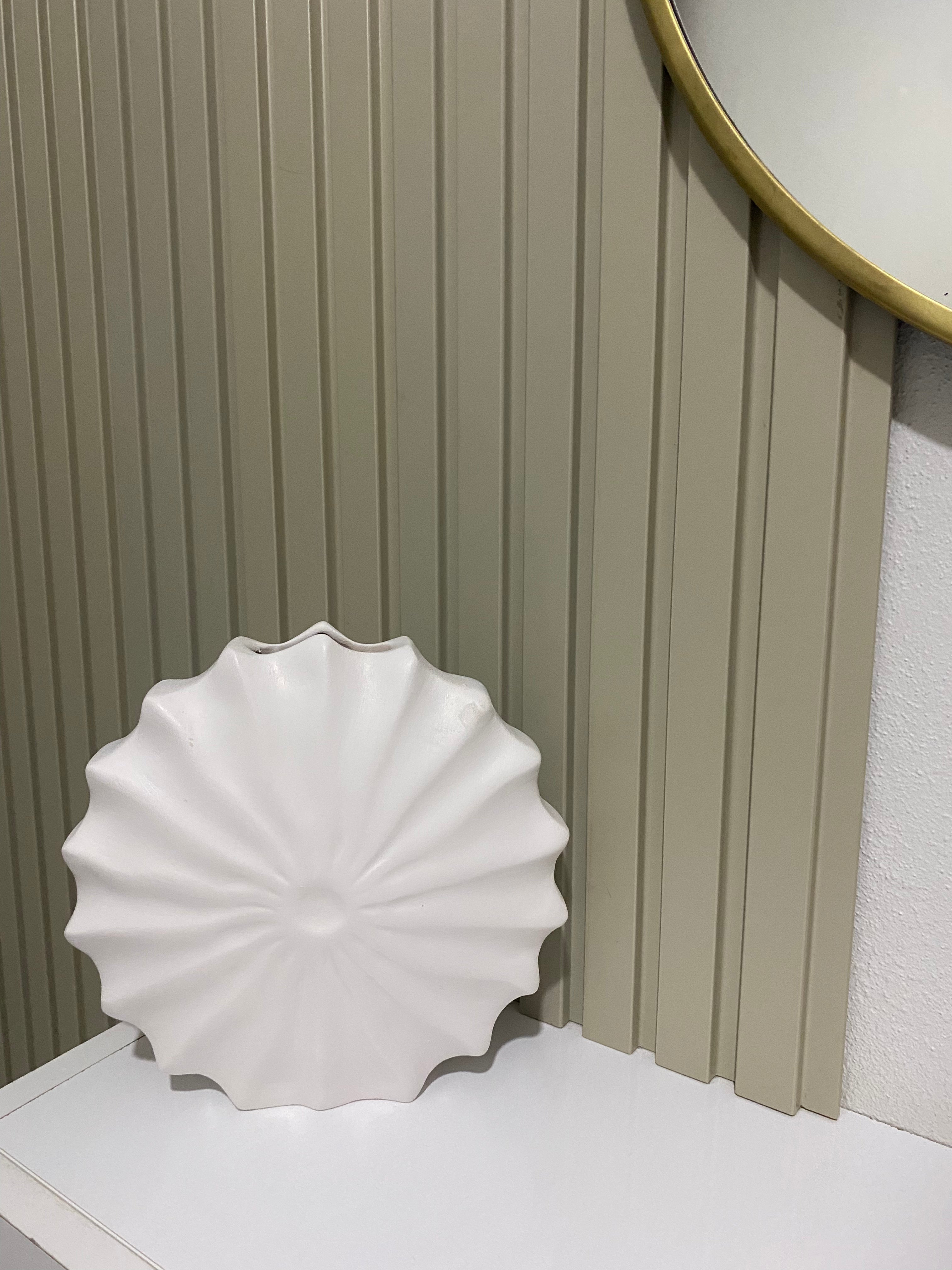 Pare Tekli Küçük Beyaz