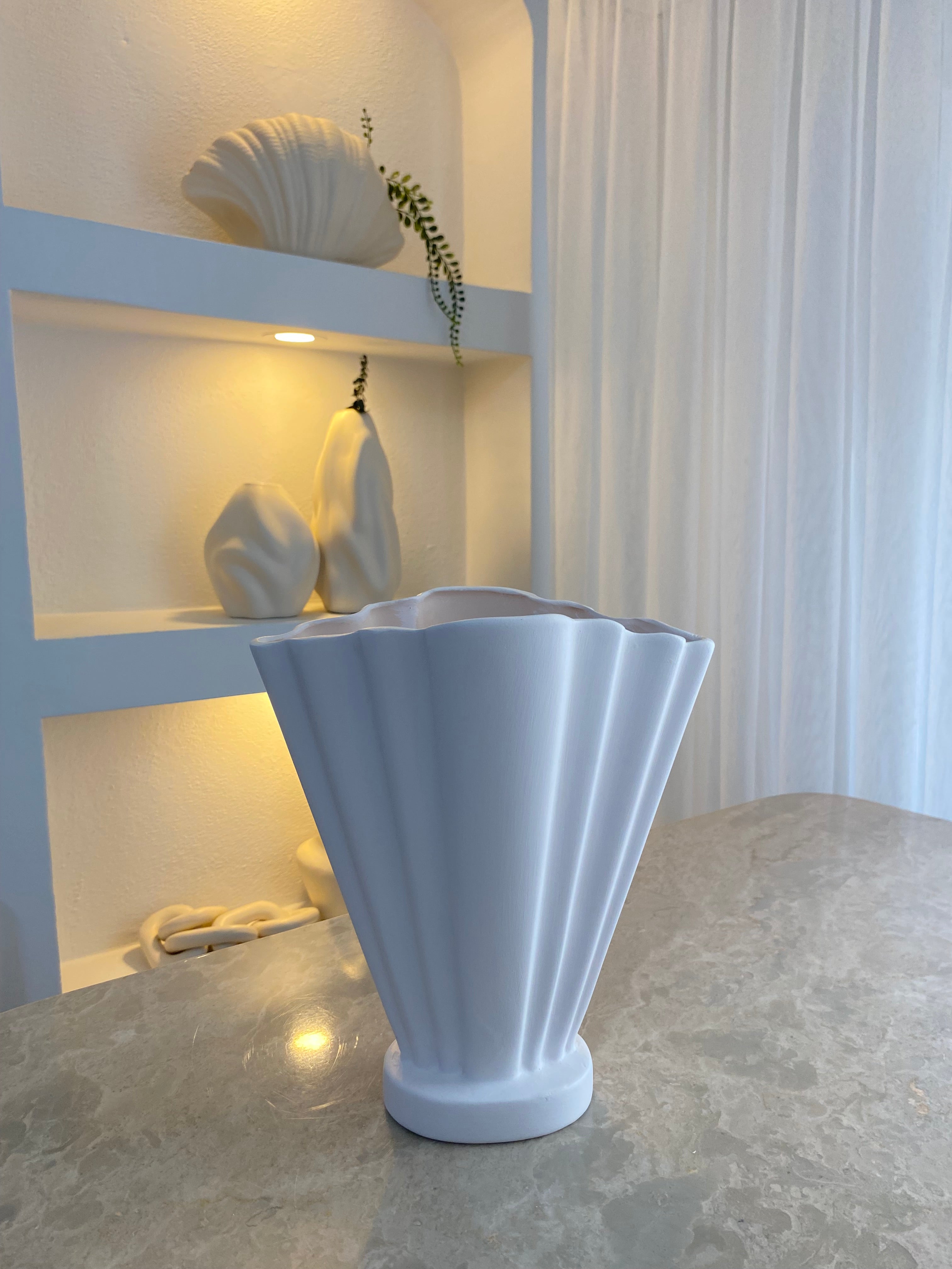 Cone Vazo - Kırık Beyaz