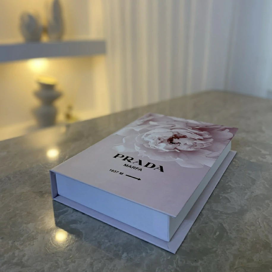 Prada Dekoratif Kitap