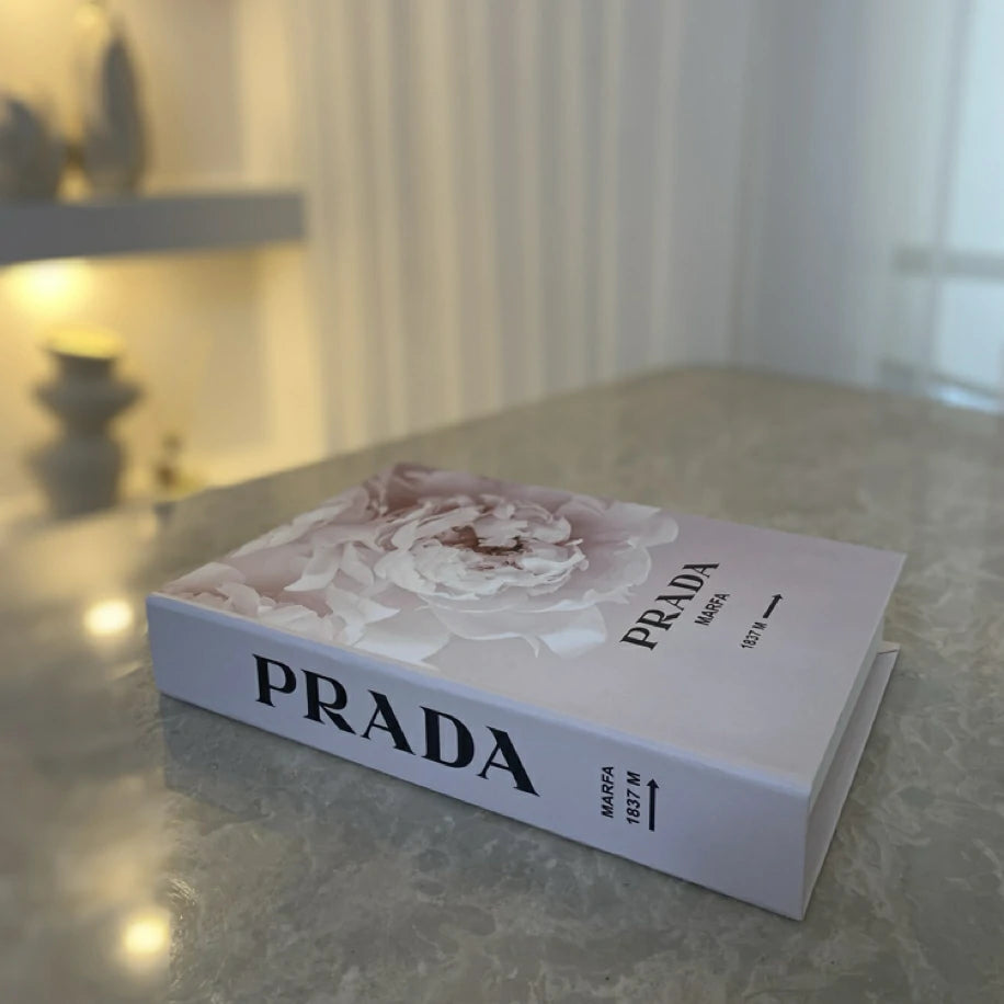 Prada Dekoratif Kitap