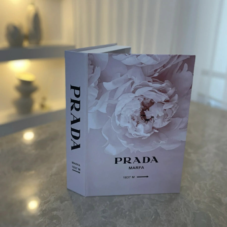 Prada Dekoratif Kitap