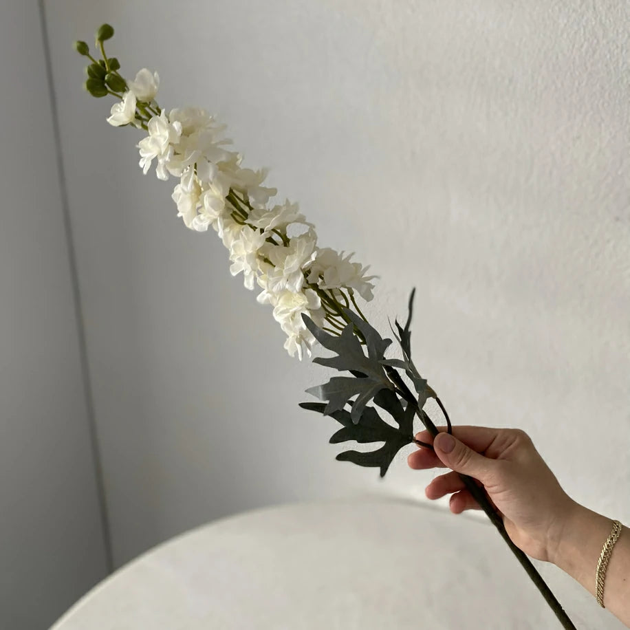 Beyaz Delphinium (Şebboy) – Uzun Dekoratif Yapay Çiçek
